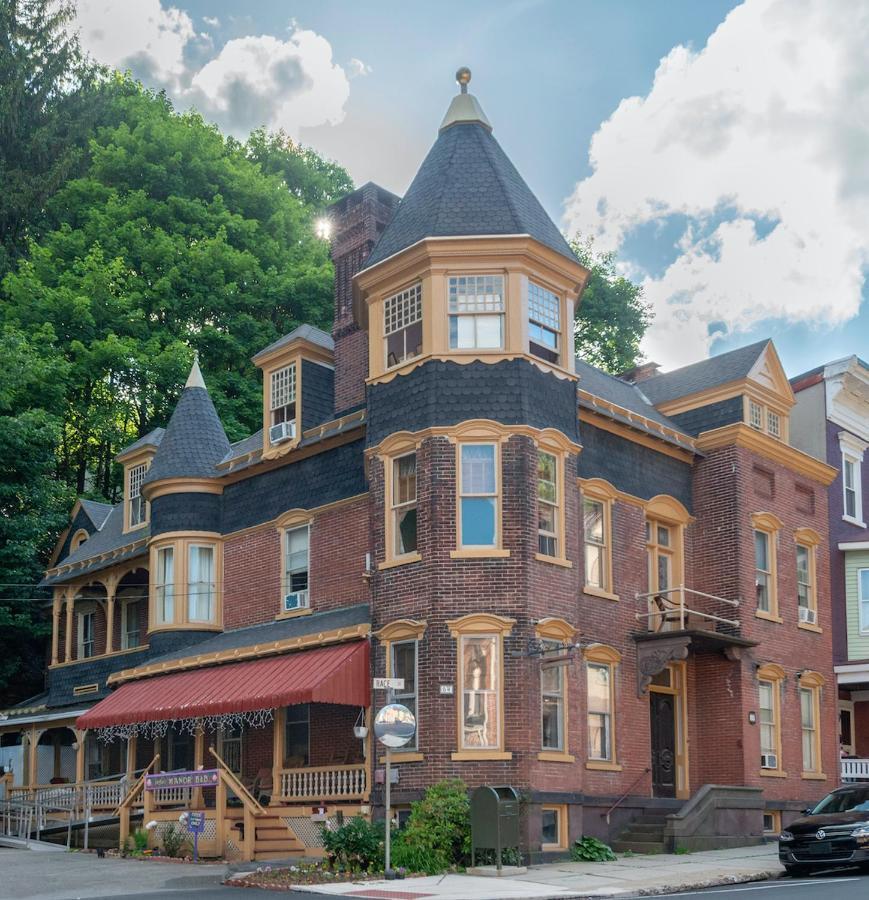 The Dolon House Bed & Breakfast! Джим-Торп Экстерьер фото